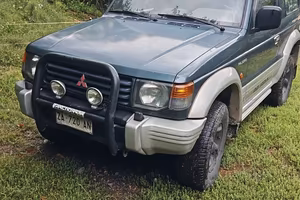 Mitsubishi pajero 2.5 gls
