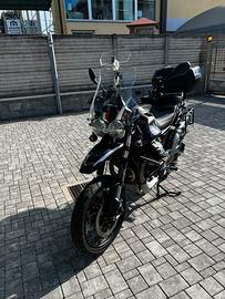 Moto Guzzi v85 TT GUARDIA D'ONORE