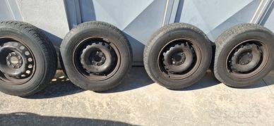 Treno di gomme invernali Kormoran 155/80 r13+cerch
