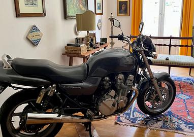 Honda CB SevenFifty (RC42)