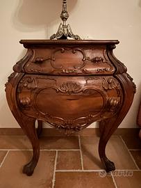 Comó bombato in noce lavorato