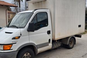 Furgone isotermico iveco 35c12