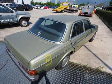Auto d'epoca 616912II MERCEDES 240