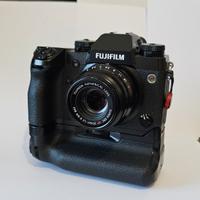Fujifilm X-H1+ battery grip +Fujinon 35mm F2 R WR