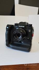 Fujifilm X-H1+ battery grip +Fujinon 35mm F2 R WR