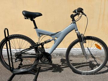 Bicicletta biammortizzata