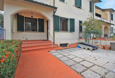 Abbadia di Montepulciano (SI), appartamento con re