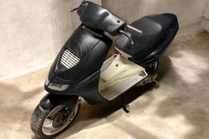 aprilia sr replica 
