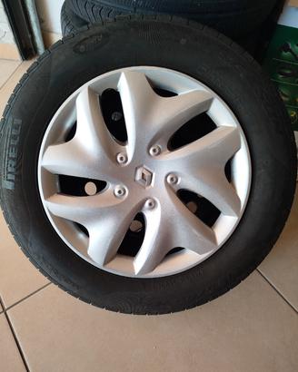  4 ruote  Pirelli 4 stagioni per Renault Megane 3