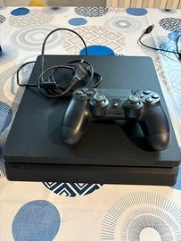 Ps4 slim 500 GB + 1 controller +4 giochi