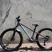 Mt Cube Acid taglia 24 anno 2025 nuova