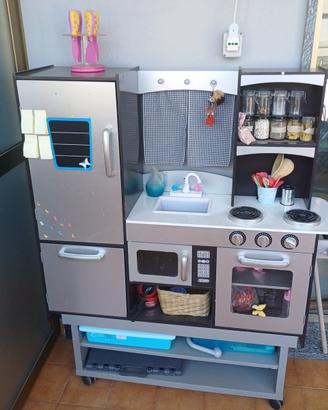 Cucina giocattolo