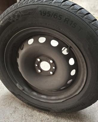 Gomme invernali complete di cerchi in acciaio