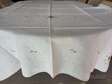 Tovaglia di lino da 6 con tovaglioli ricamata