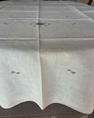 Tovaglia di lino da 6 con tovaglioli ricamata