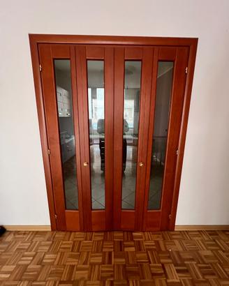 Porta a soffietto in legno