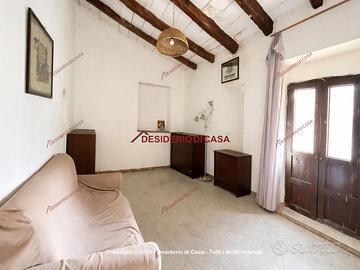 Appartamento, Pettineo.