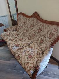 divano e poltrone legno e tessuto