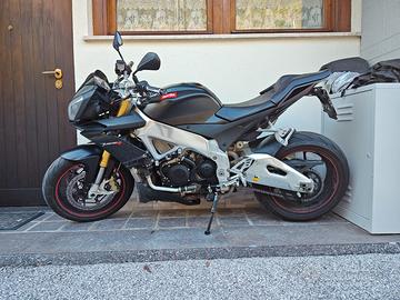 Aprilia Tuono 1000 - 2012 e abbigliamento