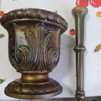 mortaio in bronzo stile barocco