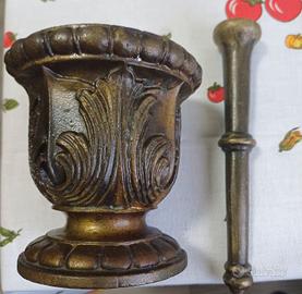 mortaio in bronzo stile barocco