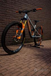 Pivot Firebird  il Top delle bici da Enduro .