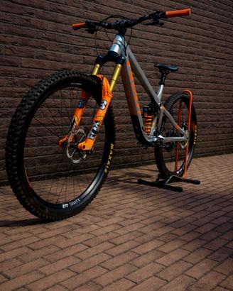 Pivot Firebird  il Top delle bici da Enduro .