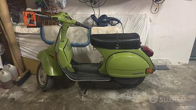 Vespa P200E