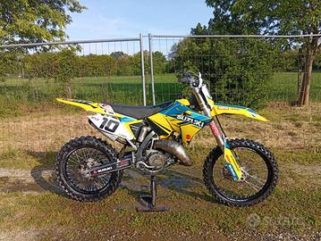 Suzuki 
RM 125
Anno 2002