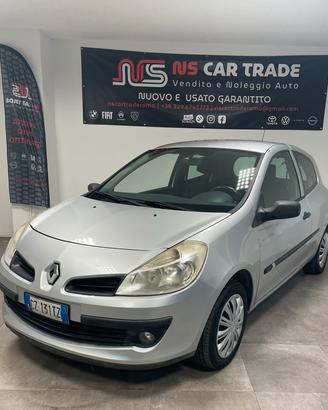 RENAULT CLIO OK NEOPATENTATI