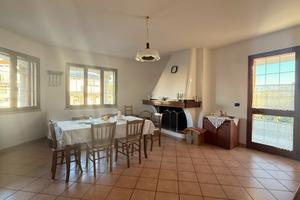 Villa indipendente adattabile a più unità