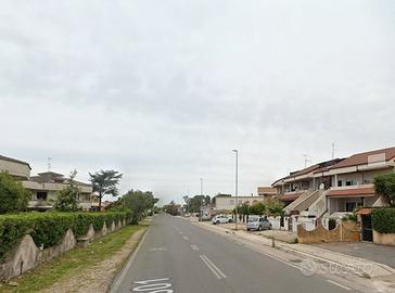 Ardea trilocale con giardino e posto auto