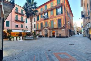 4 LOCALI A LOANO