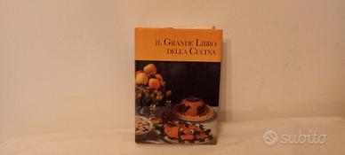 LIBRO  DI CUCINA  con più di 500 pagine