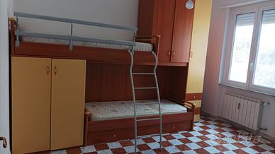 Armadio a ponte cameretta con due letti