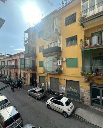 MONOLOCALE A NAPOLI