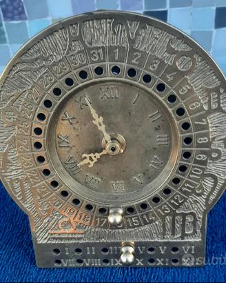 Orologio zodiacale in ottone lucidato vintage