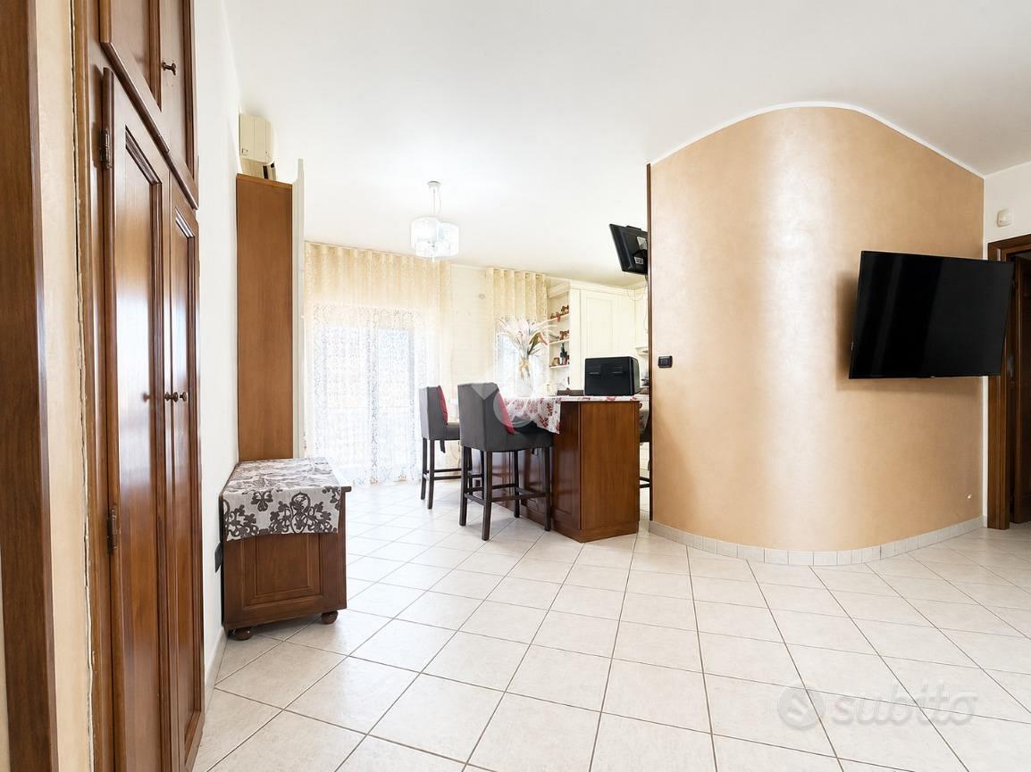 4 LOCALI A MONTALTO UFFUGO - Vista 3