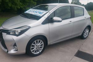 Toyota Yaris 1.0 5 porte Lounge - Neopatentati