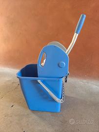 Set Secchio con strizzatore in plast professionale