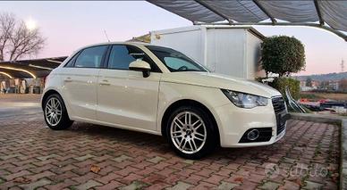AUDI A1 1.6 TDI 5 PORTE OK NEOPATENTATI