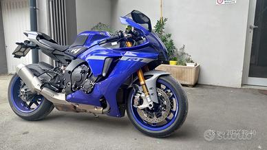 Yamaha R1 2021