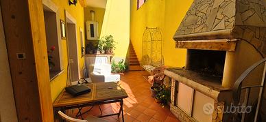 Indipendente ristrutturata con cortile privato