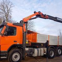 Autocarro Volvo FMX 500 3 assi con gru/ribaltabile