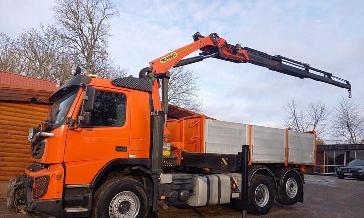 Autocarro Volvo FMX 500 3 assi con gru/ribaltabile