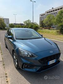 Ford focus 2021 st  line