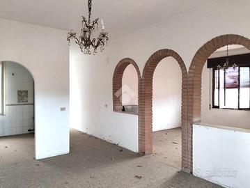 4 LOCALI A BATTAGLIA TERME