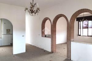 4 LOCALI A BATTAGLIA TERME