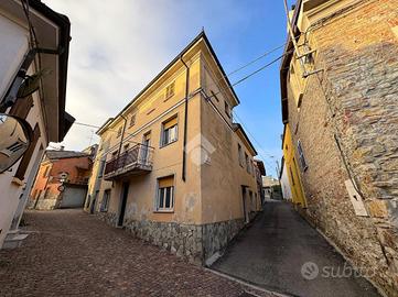 CASA SEMINDIPENDENTE A MONTÙ BECCARIA