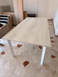 Tavolo da cucina/salotto